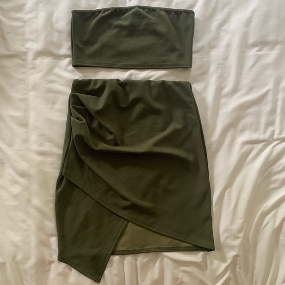 Nasty Gal Wrap Star Bandeau Top & Skirt Set - Picture 2 of 3